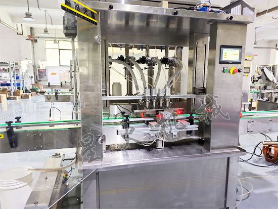 瓶装牛肉酱灌装真空旋盖生产线细节展示