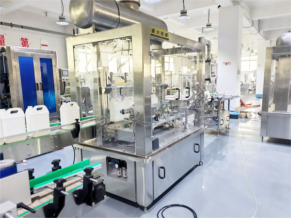 大容量全自动液体灌装机