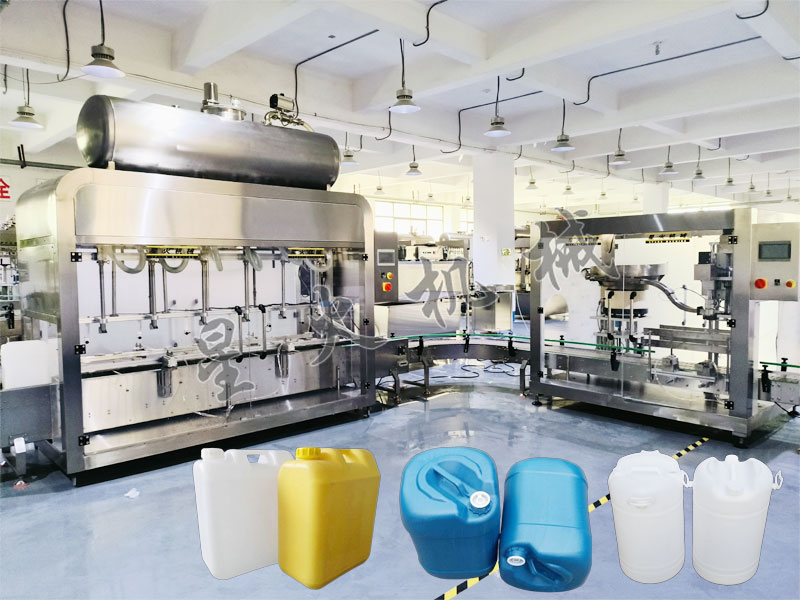 四川大桶化工液体称重灌装机与旋盖机展示